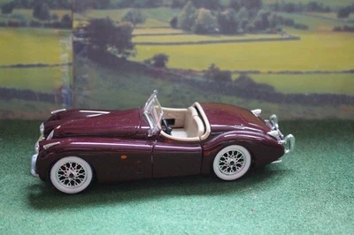 BURAGO JAGUAR YK120 IN BURGANDY MINT CONDITION. - Image 1 of 4