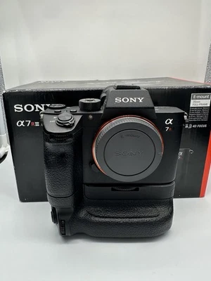 Câmera Digital Sony Alpha 7R III 42.4 MP - Preta (Somente o Corpo) - Imagem 1 de 4