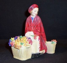 Hn1626 - Royal Doulton Figurine - Bonnie Lassie