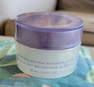 Meaningful Beauty by Cindy Crawford: OVERNIGHT RETINOL REPAIRING CREME 1 fl oz - Picture 1 of 3