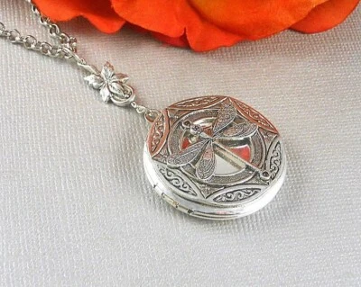 Medalhão redondo libélula medalhão prata antigo floresta inseto natureza - Imagem 1 de 2