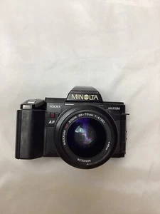 Minolta Maxxum 7000 35mm Film SLR Camera w/35-70 Zoom Lens - Picture 1 of 21