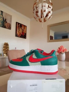 Nike Air Force 1 AF1 One Miami Dolphins Navidad DJ715 991 Hombres Talla 9.5 Mujeres 11 - Imagen 1 de 11