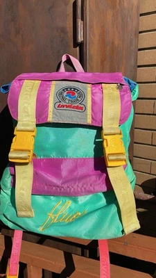 ZAINO INVICTA  FLUO VERDE MULTICOLOR VINTAGE ANNI 80 90 - Immagine 1 di 4