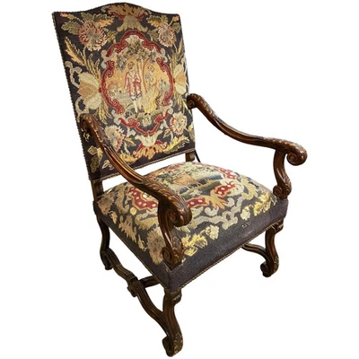 Antigua silla francesa de brazo abierto con brazos desplazados Foto 1 de 4