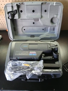 MAGNAVOX CVR 320 CÁMARA FÁCIL ZOOM 10:1 ENFOQUE AUTOMÁTICO VHS HQ CAJA CARGADOR BATERÍA PROBADO - Imagen 1 de 12