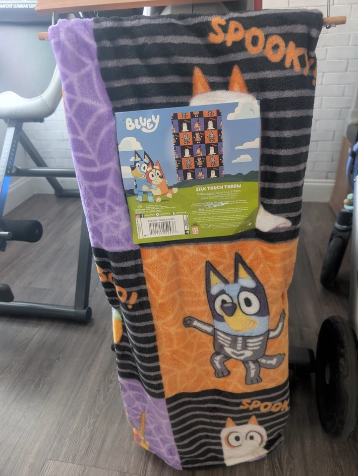 Nuevo Bluey & Bingo Checkerboard Halloween Peluche 50x70 Naranja Púrpura Manta Foto 1 de 4