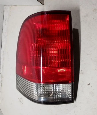 2003-2005 Lincoln Aviator Driver Side LH Tail Light Assembly  Quarter Panel Oem - Image 1 of 2
