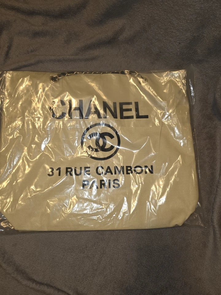 with tags CHANEL GWP GOLDEN BEIGE 31 RUE CAMBON PARIS TOTE BAG G1N - Image 1 of 1