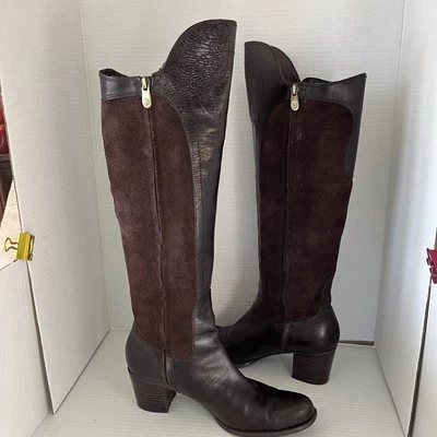 Adrienne Vittadini Hamlet 靴子 棕色麂皮绒和皮革及膝 高码 8 — 第 1/4 张图片