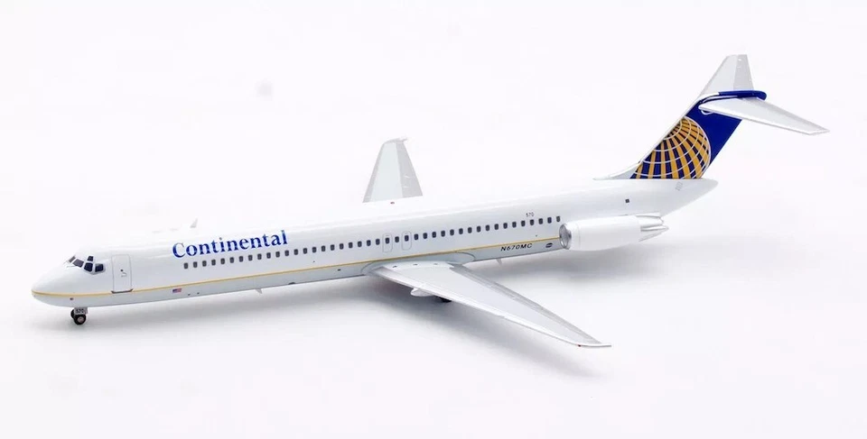 Continental / McDonnell Douglas DC-9-51 / N670MC / IF951CO0724 / 1:200 *ÚLTIMAS PIEZAS Foto 1 de 4