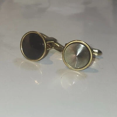 Vintage Cuff links Signed Hickok. Gold-Toned - Image 1 of 4