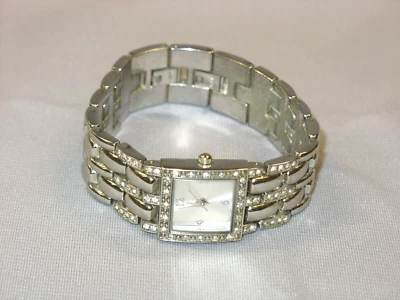 Reloj FMD Damas Tono Plateado FMDCT303 Batería Nueva  Foto 1 de 4