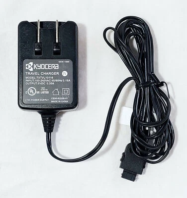 Carregador de parede Kyocera Travel TXTVL10116 com pinos dobráveis - Imagem 1 de 4