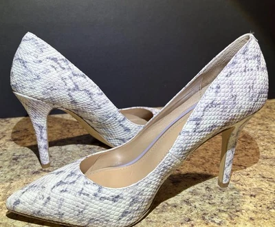 Casa Blanca Mercado Negro Olivia Serpiente Púrpura Cuero Repujado Tacón de Aguja Talla 8 Foto 1 de 4