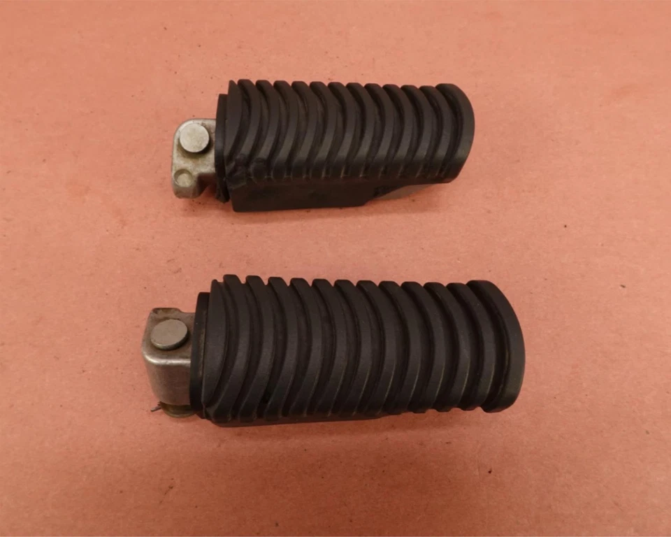 Clavijas reposapiés trasero pasajero BMW G650 GS G650GS 2005-2010 Foto 1 de 4