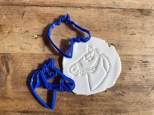 Horse cookie/ biscuit cutter, icing, baking, decorating, equine animal, shoe, - Picture 1 of 10