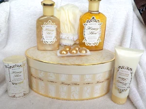 Body Nature Honey & Shea gift bath set in storage box - Picture 1 of 7