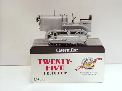 Caterpillar Twenty Five Crawler Limited 500 Made - Silver 1/16 - Diecast Masters - Image 1 of 4