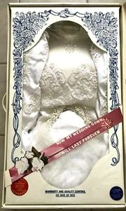 MY WEDDING GOWN Dress Dry Cleaned Vacuum Sealed Beaded Pearls Veil 1992 White - Picture 1 of 18