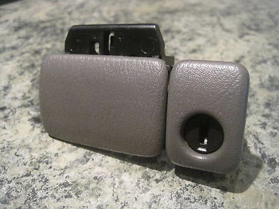 Cierre de guantera Chevrolet Tracker Suzuki Vitara GRIS sin llave 1999-2004 Foto 1 de 2