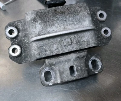 VW Golf Mk5 Mk6 Audi A3 2009 (2008-2012) ENGINE MOUNT (PASSENGER SIDE) 1K0199555 - Image 1 of 4
