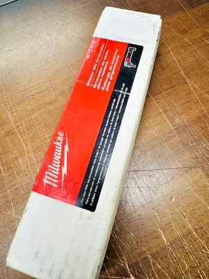 Extensión porta troqueles Milwaukee Tool 49-72-0152 para mordedor calibre 16 combustible M12 Foto 1 de 4