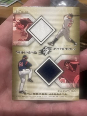 Camiseta deportiva doble reliquia SPX Jim Thome/CC Sabathia Winning Materials 2002 WM-TS Foto 1 de 4