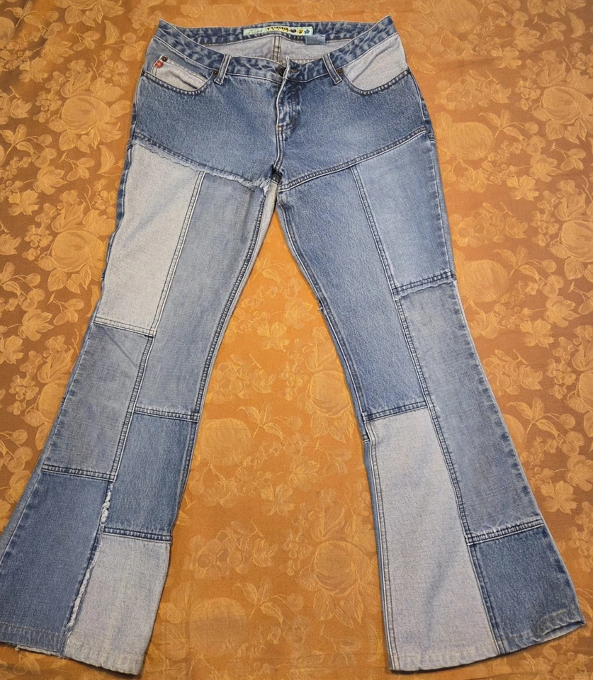 Pantalones de mezclilla acampanados vintage Y2K años 90 Mudd tiro bajo retazos talla 11 Foto 1 de 4