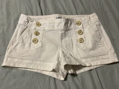 Express Low Rise Short White Shorts Size 00  - Image 1 of 3