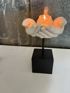 Cálido Corazón Manos Estatua TMS Colección Vitruvio Arte Escultura Candelabro - Imagen 1 de 9
