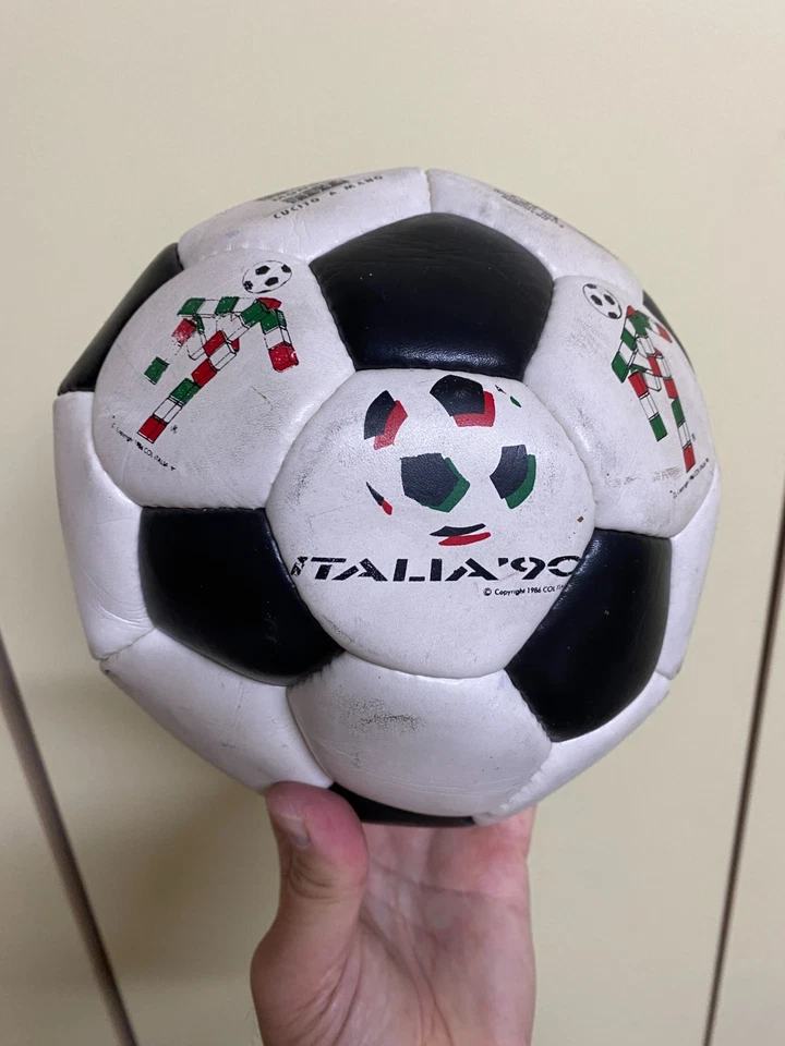pallone di cuoio italia 90 - ottimo stato - Immagine 1 di 2