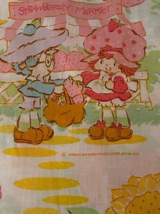 Strawberry Shortcake American Greetings 1980 One Full Size Flat Sheet. Good cond - Picture 1 of 5