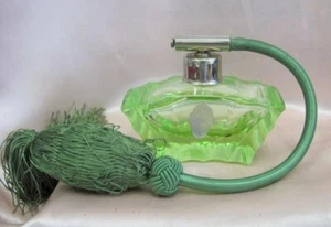 ANTIGUA BOTELLA DE PERFUME ALEMANA DE CRISTAL VERDE AÑOS 40 CON BOMBA DE SPRAY ATOMIZADOR - Imagen 1 de 10