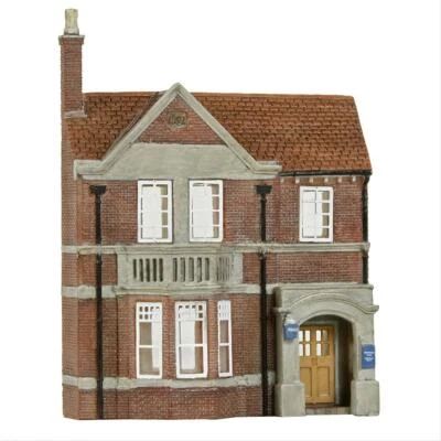 Graham Farish 42-271 Scenecraft Low Relief Police Station (Pre-Built)