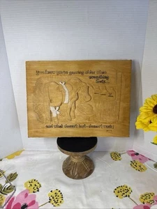 Letrero tallado en humor de madera 10,75X14,25”: te estás haciendo mayor cuando todo duele. - Imagen 1 de 10