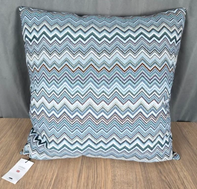 Caldeira Almohada Plumón Chevron Azul, Nuevo Reino Unido 22" Foto 1 de 4