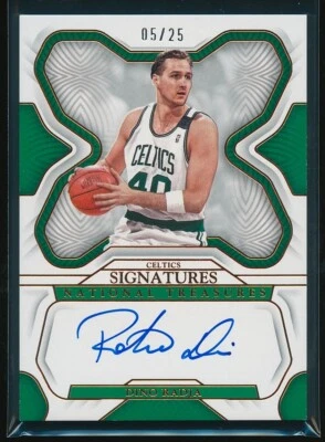 Dino Radja 2022-23 Panini National Treasures Signatures 5/25 #S-DRJ Auto Salón de la fama Foto 1 de 2