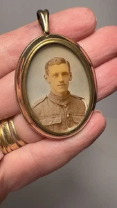 WWI Rolled Gold Sweetheart Locket with B&W/Coloured Photo of Soldier - Picture 1 of 9