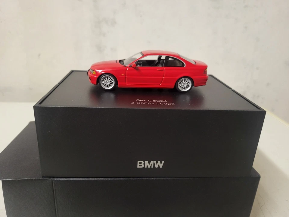 BMW SERIE 3 COUPÉ E46 1/43 MINICHAMPS - Photo 1/3