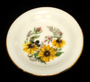 CZECHOSLOVAKIA PORCELAIN 3 1/2” PIN DISH FLORAL DESIGN GOLD TRIM - Picture 1 of 4