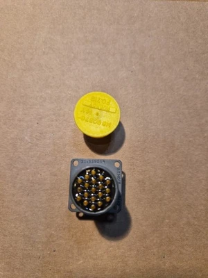 Bendix connector PN 21-339014-19P, NSN: -01-163-3171, NOS. - Image 1 of 2