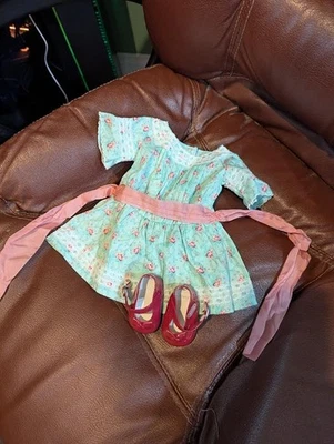 Conjunto de Vestido de Día Especial American Girl Samantha Be Forever RETIRADO con Zapatos Rojos Foto 1 de 2