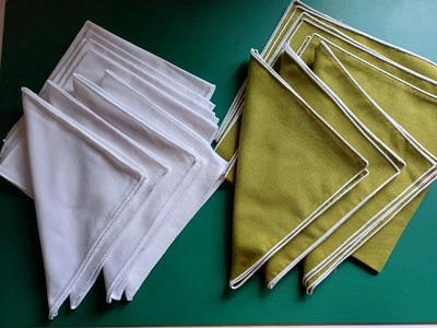 X8 White & X6 Green Napkins/ Serviettes - Image 1 of 4