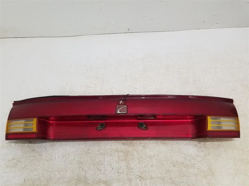 Luz trasera cupé montada en la tapa emblema negro se adapta a 97-99 Saturn serie S OEM Foto 1 de 4