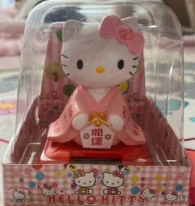 Hello Kitty Pink Komono Solar Powered Bobblehead - Car/Home Decor Gift - Picture 1 of 1