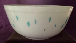 DAINTY MAID 403 Pyrex Bowl Turquoise Blue Diamonds On White *VERY CLEAN* - Picture 1 of 7