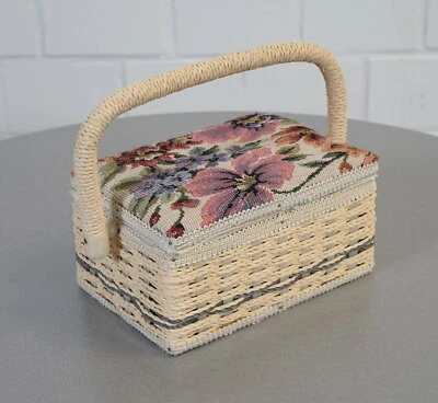 edles Bast Nähkästchen Nähkasten Nähkorb mit Nadelkissen Vintage 60er Jahre RAR - Bild 1 von 4