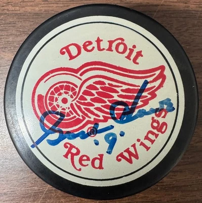 Gordie Howe Signed Autographed Detroit Red Wings Puck JSA - Image 1 of 2