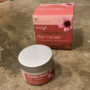 Manuka Lane Manuka Honig Tagescreme Kollagen & Lanolin 1,69oz - Bild 1 von 9
